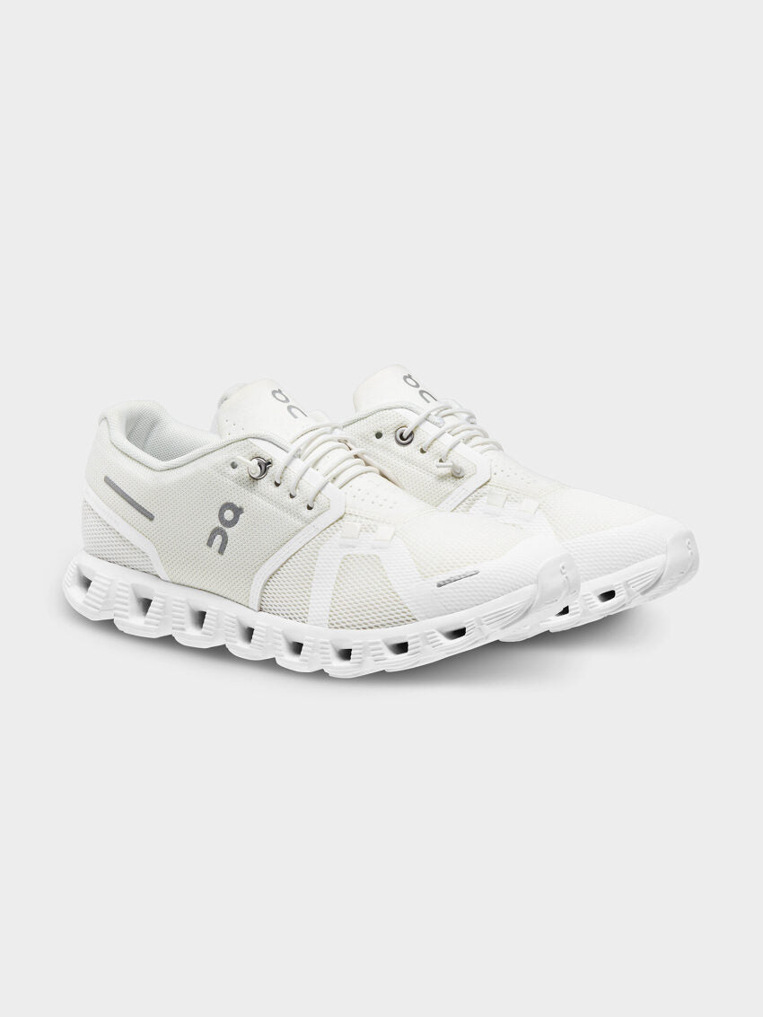 Womens Cloud 5 Sneakers in Undyed White/White