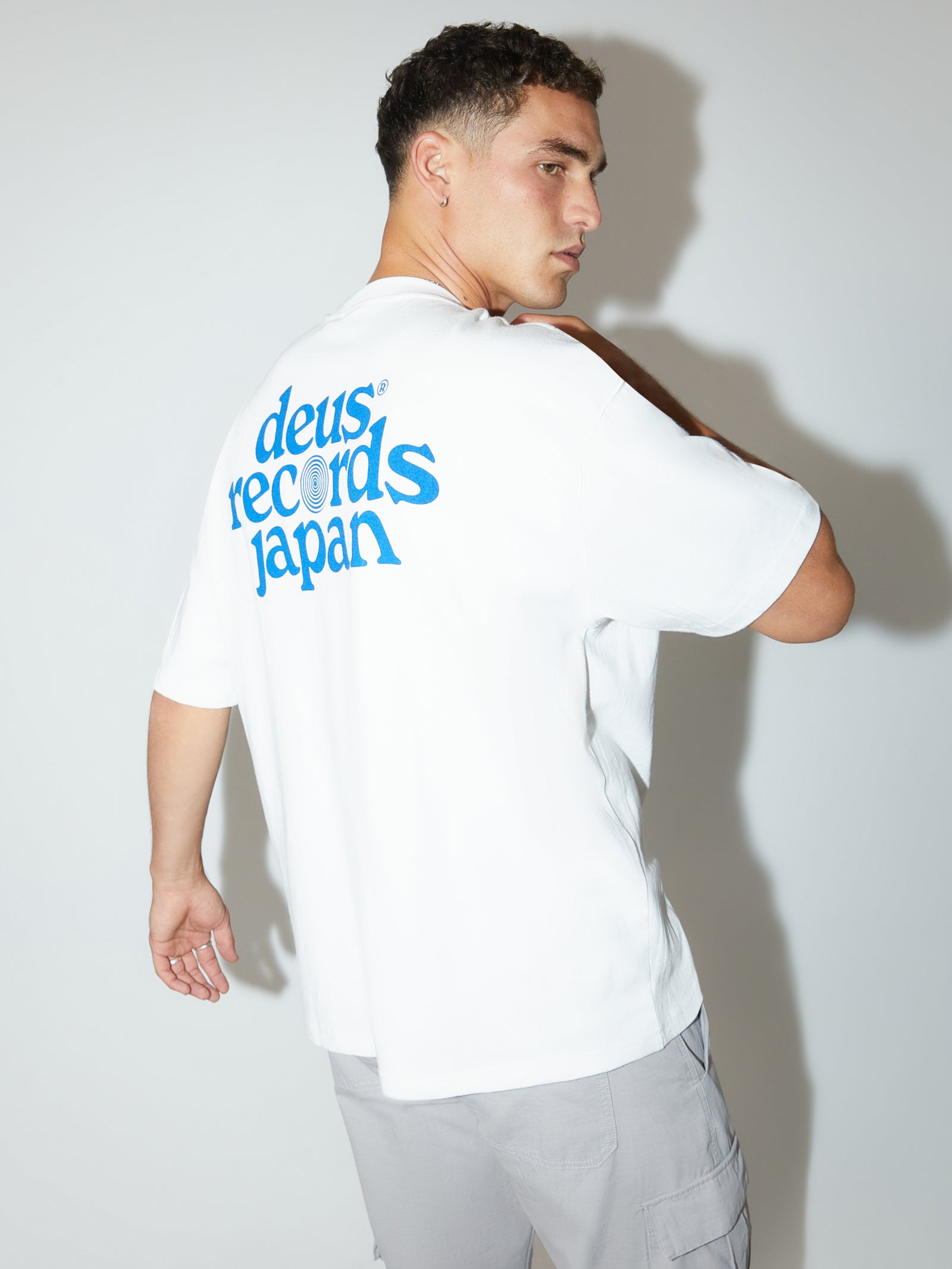 Strata T-Shirt in Vintage White & Blue Print