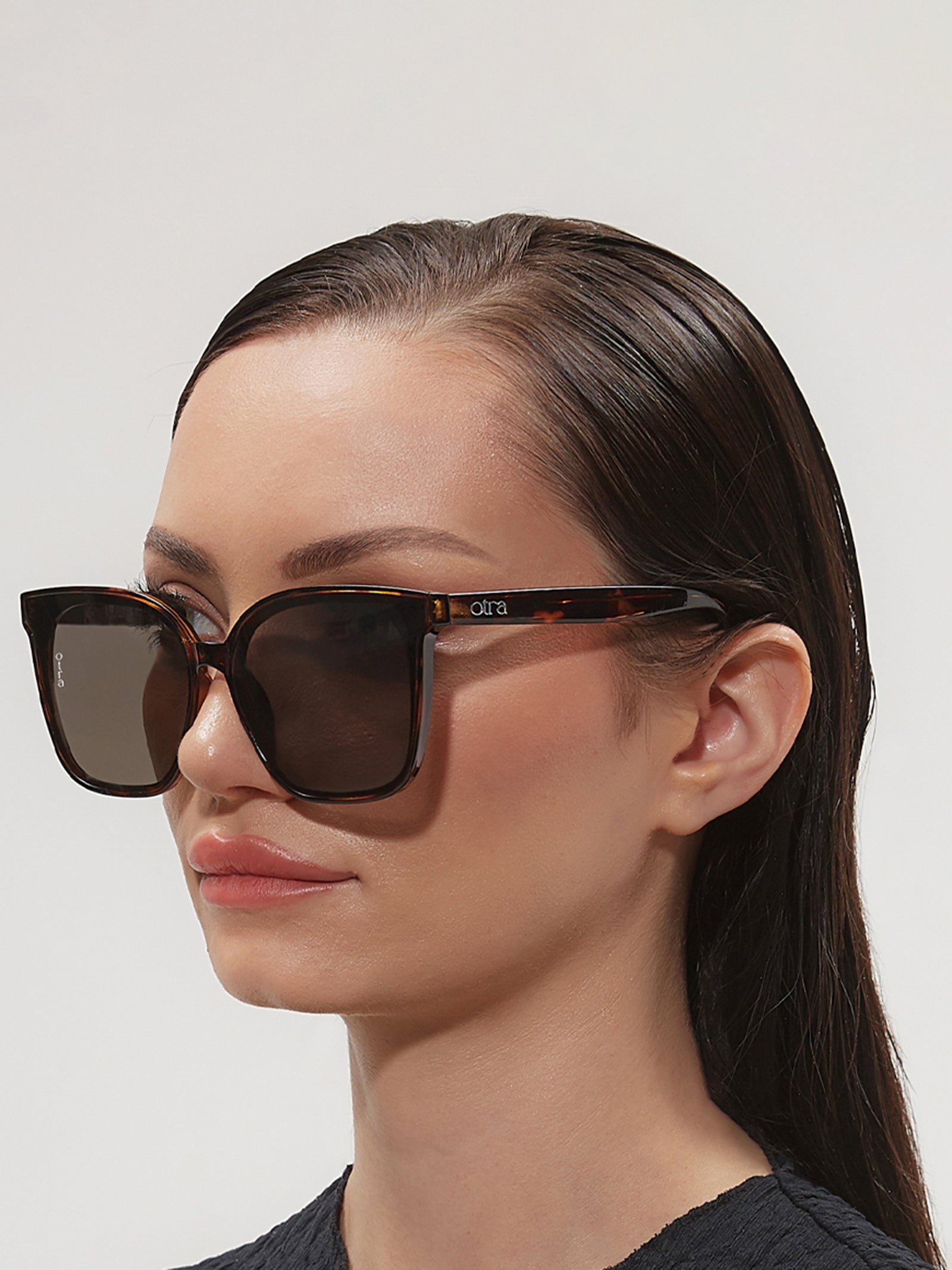 Betty Sunglasses in Tortoiseshell & Smoke