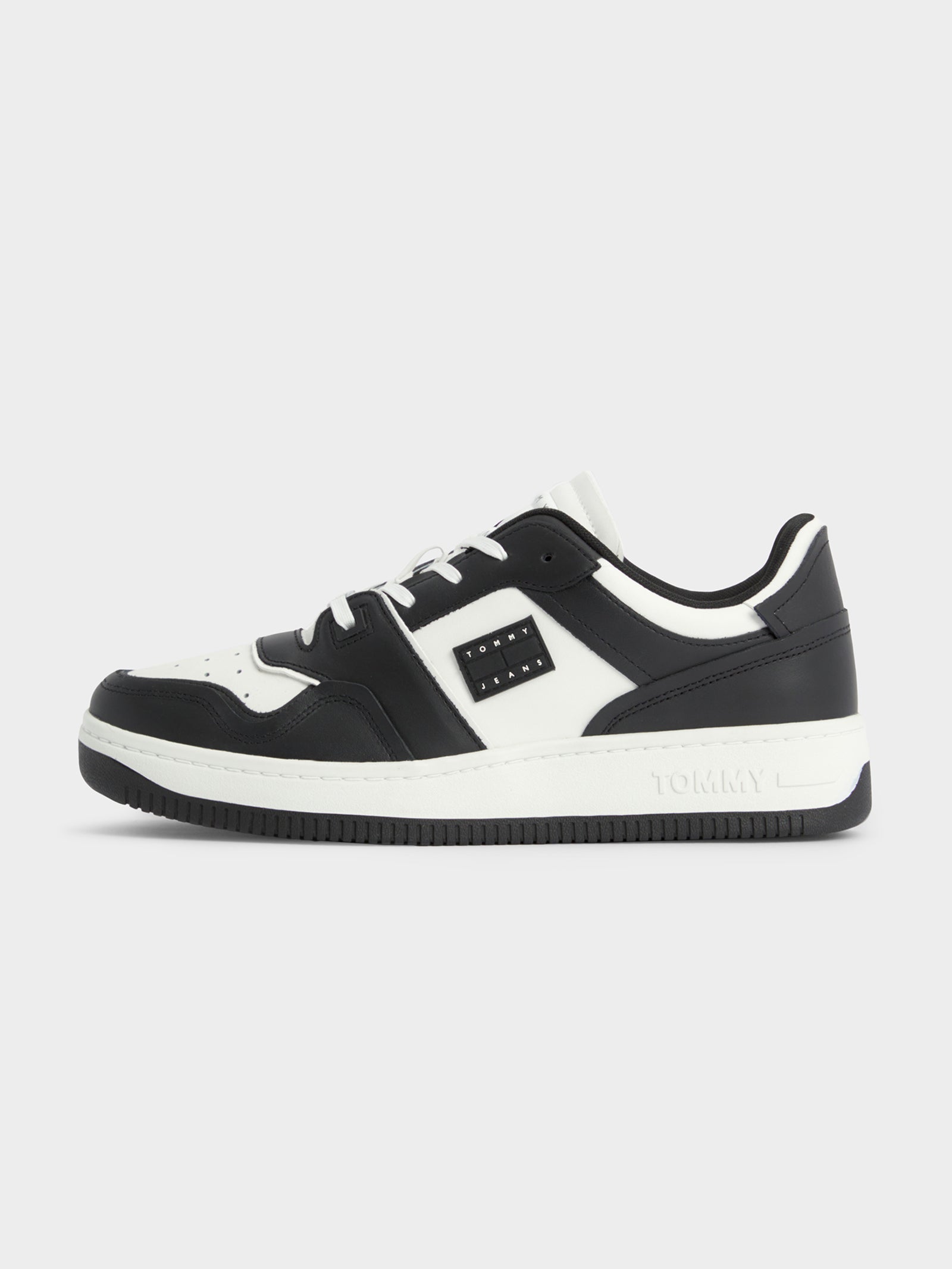 Mens Leather Basketball Trainers in Black & White