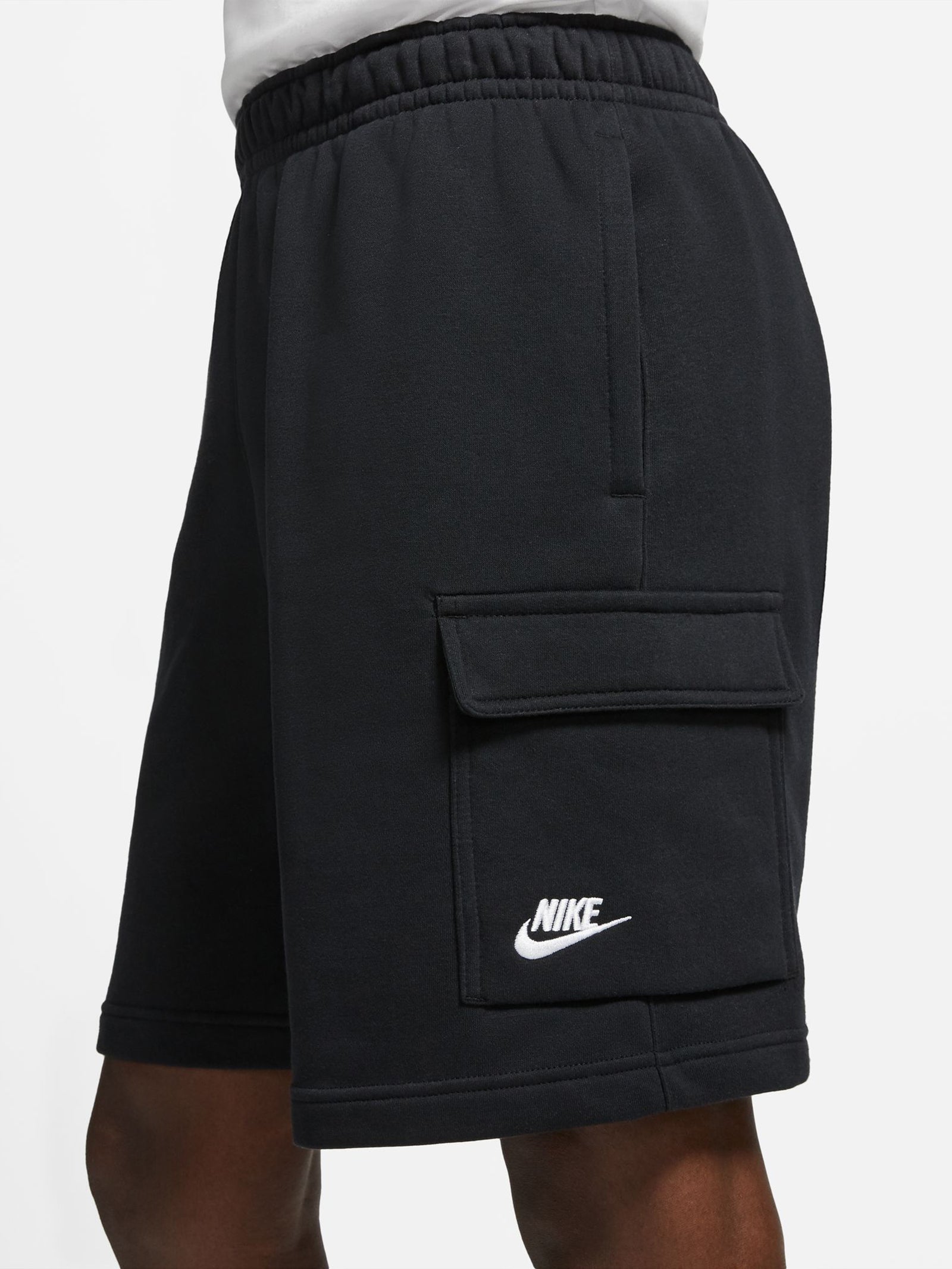 Sportswear Club Cargo Shorts in Black & White