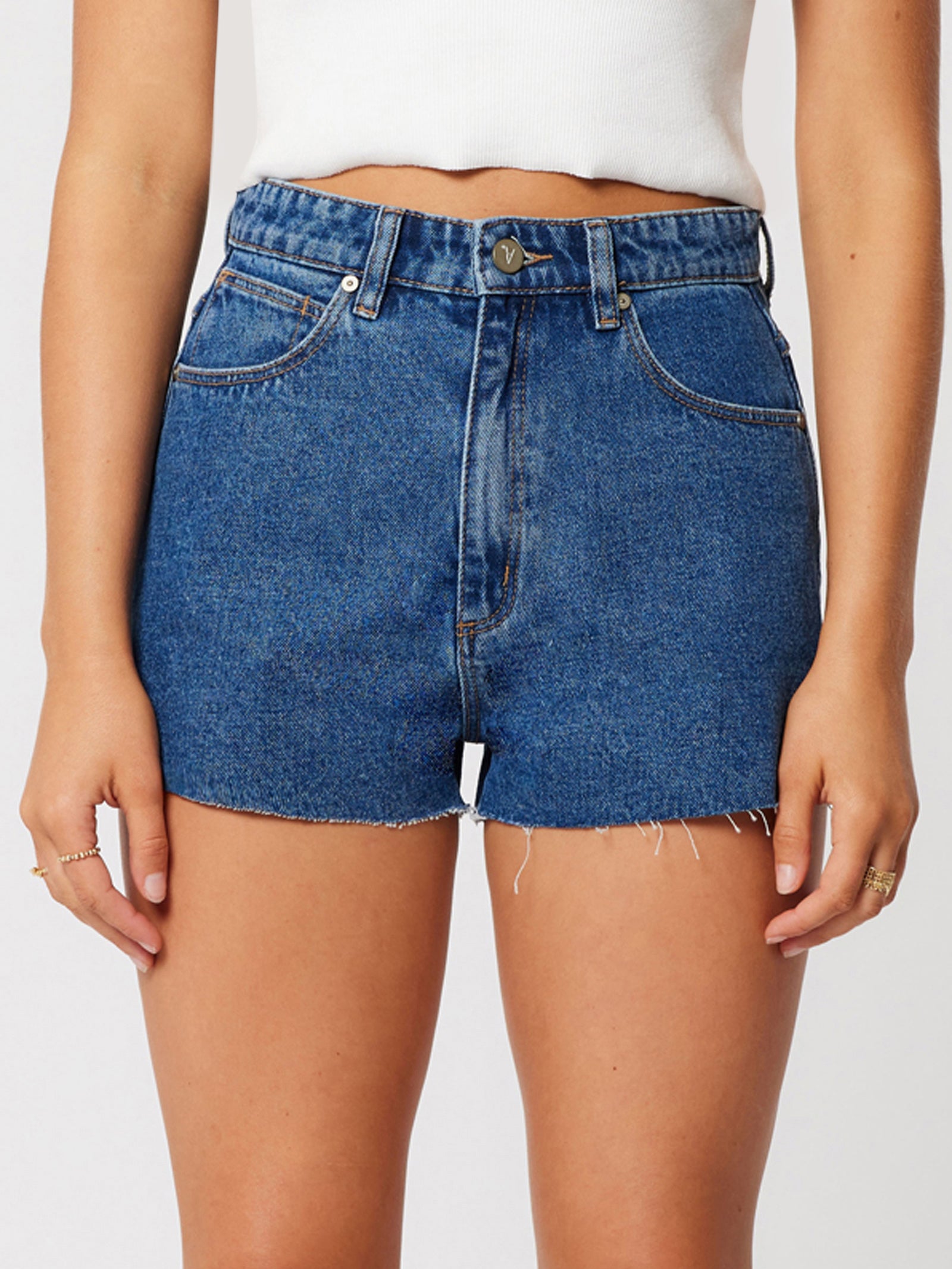 High Relaxed Short Bella