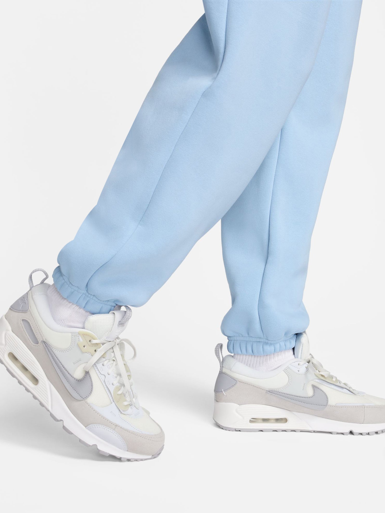 Sportswear Phoenix Fleece Trackpants in Light Armory Blue & Sail