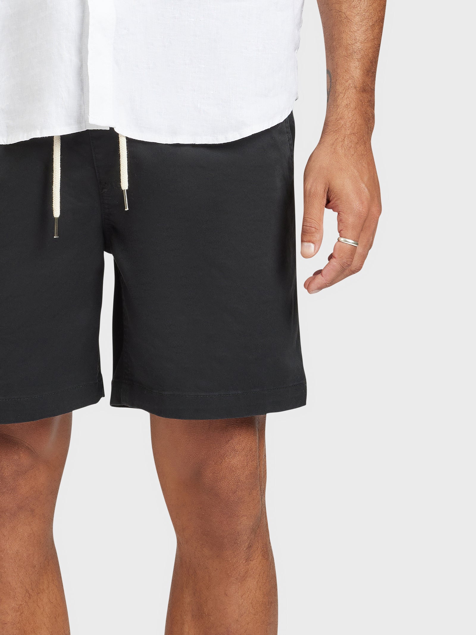 Volley Shorts in Black