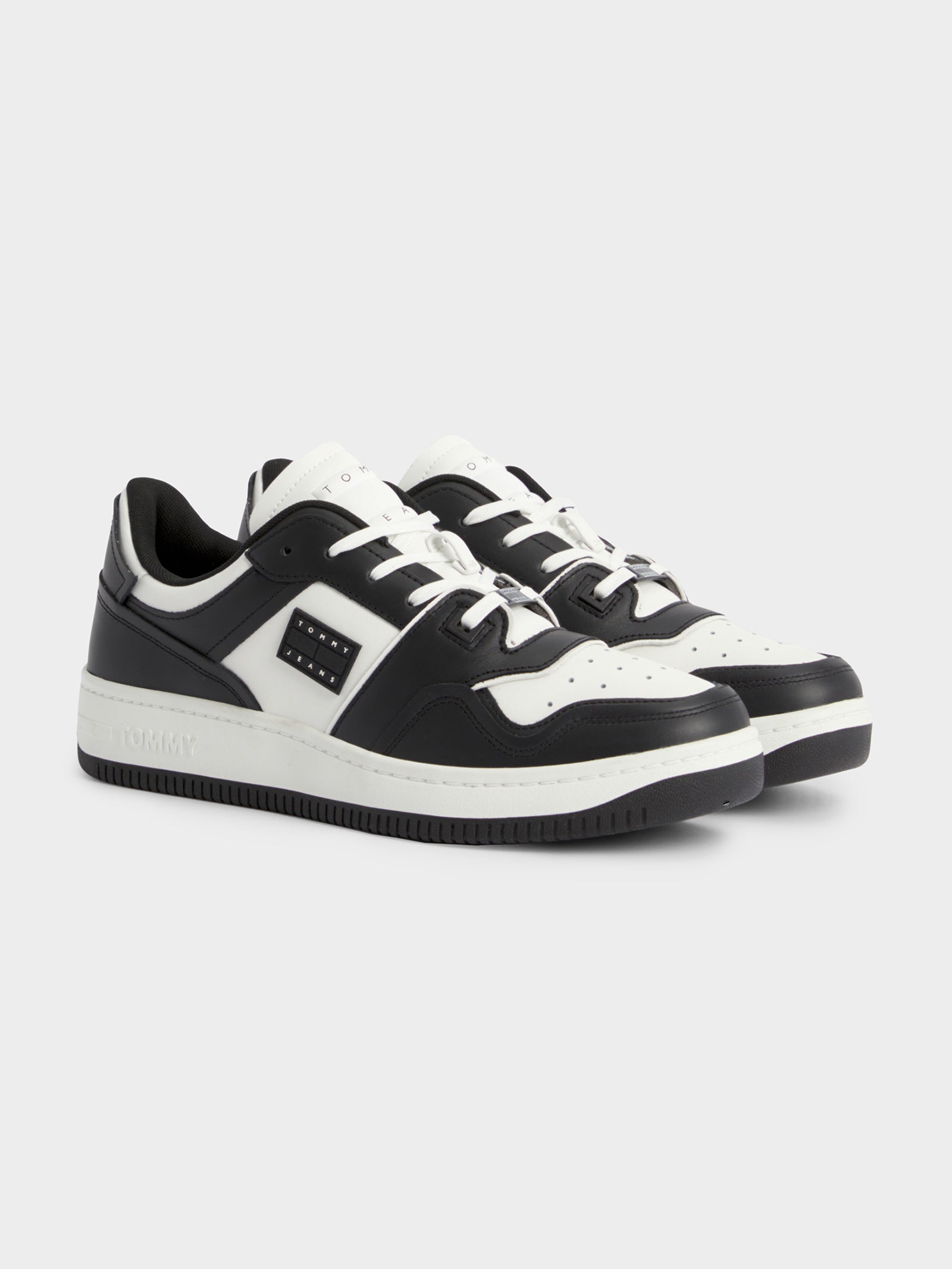 Mens Leather Basketball Trainers in Black & White